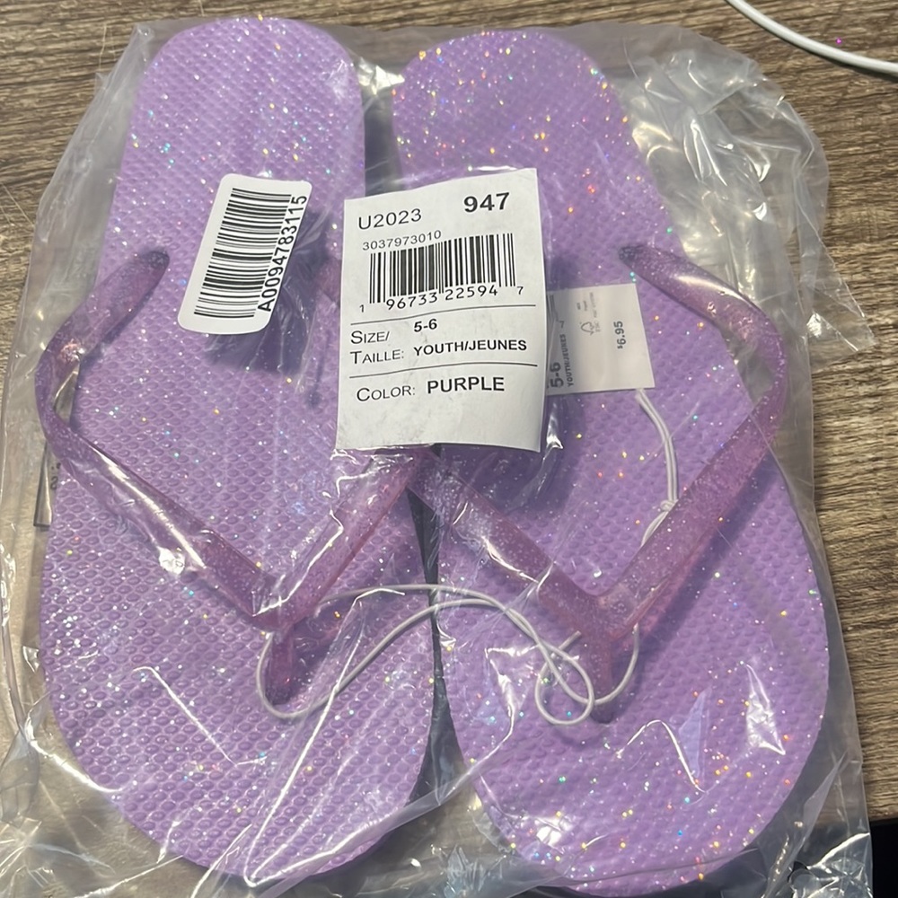 Girls glitter flip flops size “5-6”